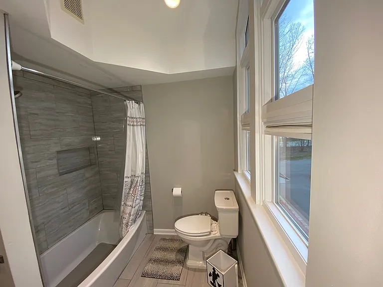 4077 Lincoln Dr — Photo 28