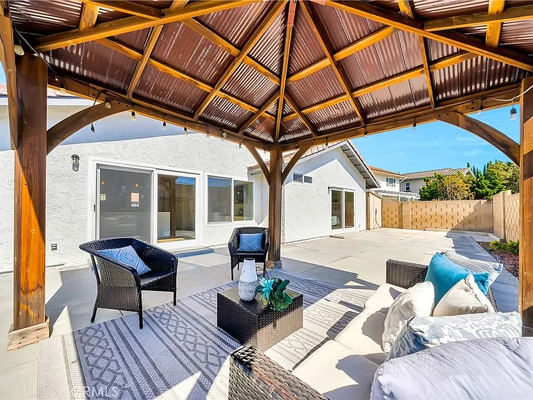 3482 Almond St — Photo 32