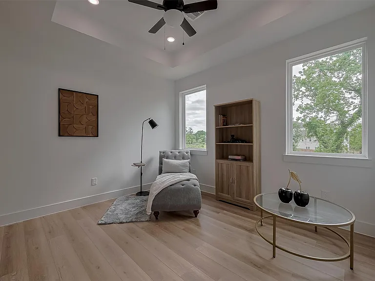 776 Mansfield St — Photo 22