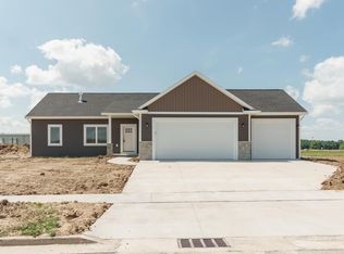 112 River Ct, Theresa, WI 53091