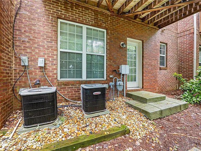2844 Loftview Sq — Photo 40