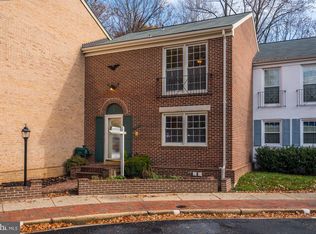 3249 Cambridge Ct, Fairfax, VA 22030