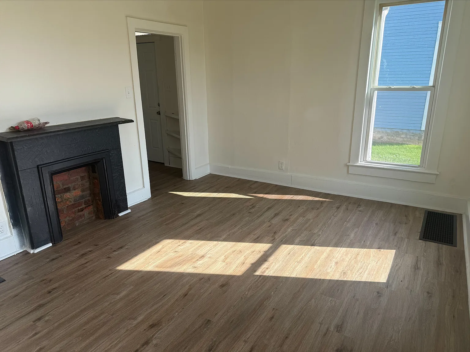 2 bed, 1063 sqft, $1,400 — Photo 4