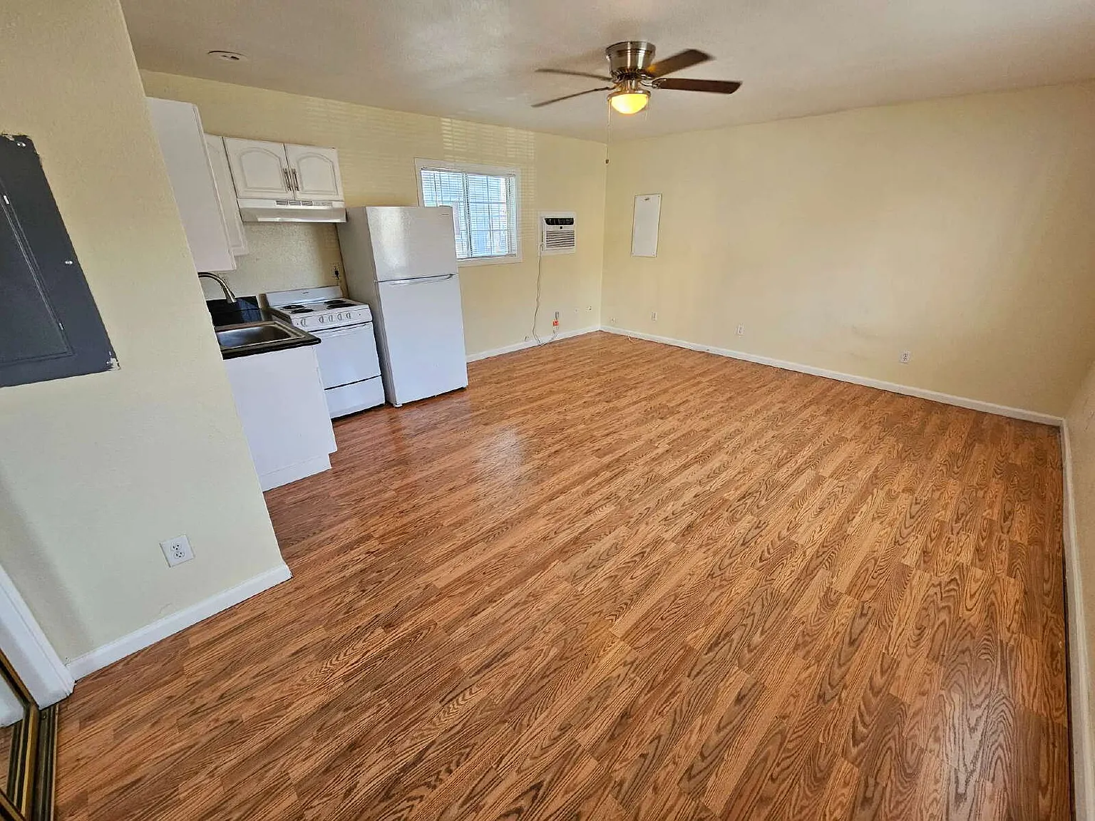Studio, 1.0 bath, 388 sqft, $775 — Photo 1
