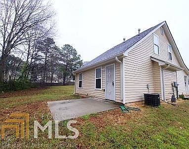3rd image of 423 Tina Hely Ct