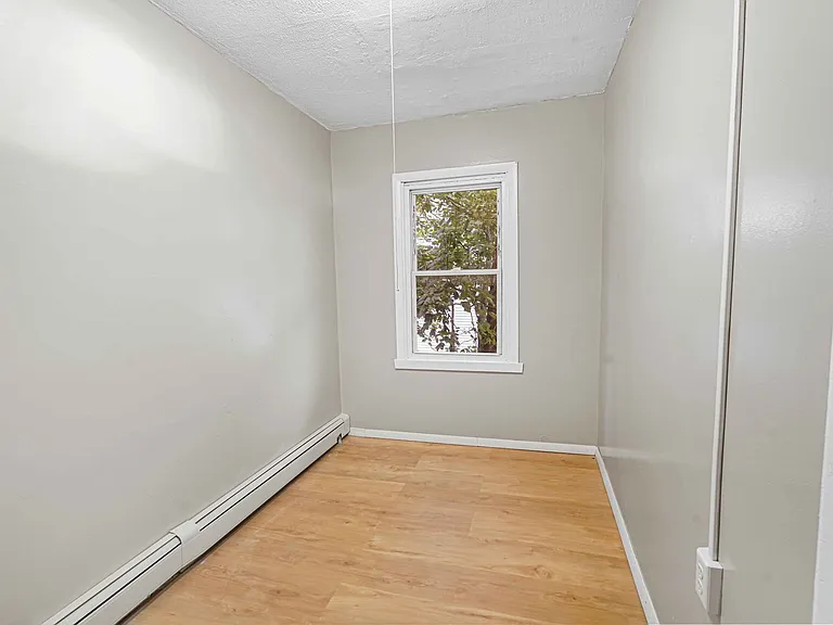 126 Sumner Ave — Photo 6