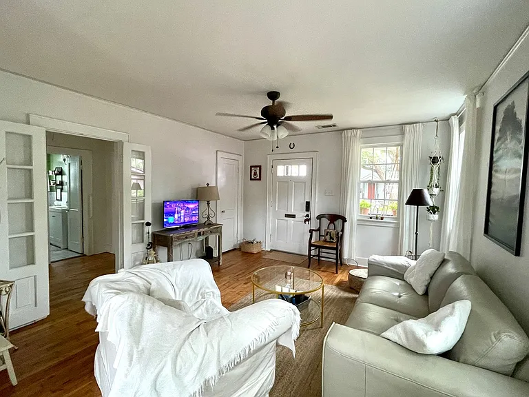 12 W 51st St — Photo 3