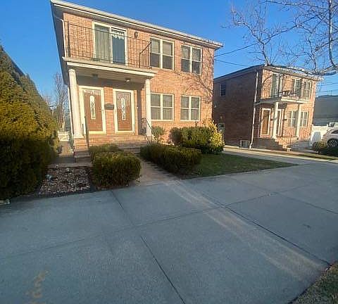 2nd image of 2911 203rd St