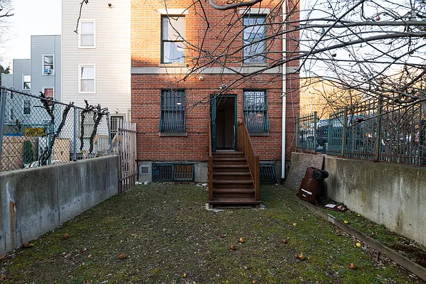 Rented by Joel Scharf, LREB | media 35