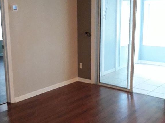 Breakfast area off kitchen 
