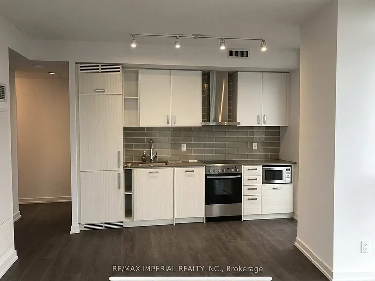 125 Redpath Ave #914 — Photo 5