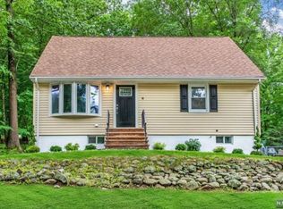 48 Pawnee Ave, Oakland, NJ 07436