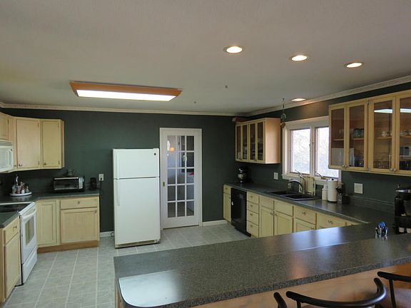 3rd image of 7205 Cresthill Dr