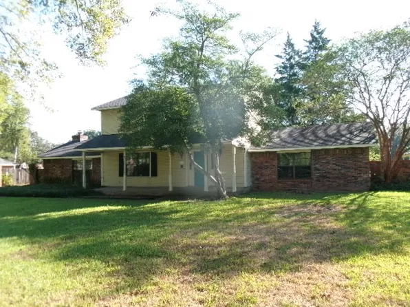110 Oaklawn Dr, Bossier City, LA 71112