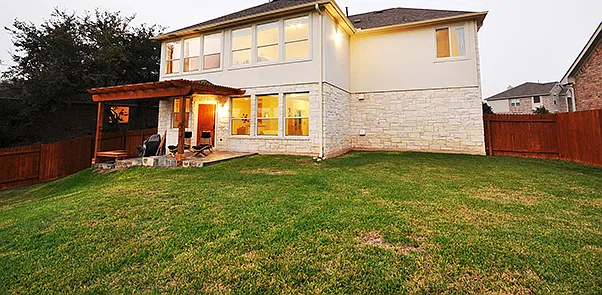 4 bed, 2.5 bath, 2734 sqft, $3,850 — Photo 2