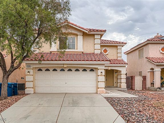 2nd image of 7576 Jacaranda Leaf St