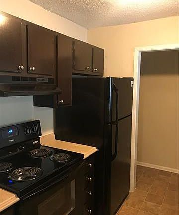 5th image of 761 Miller St APT D