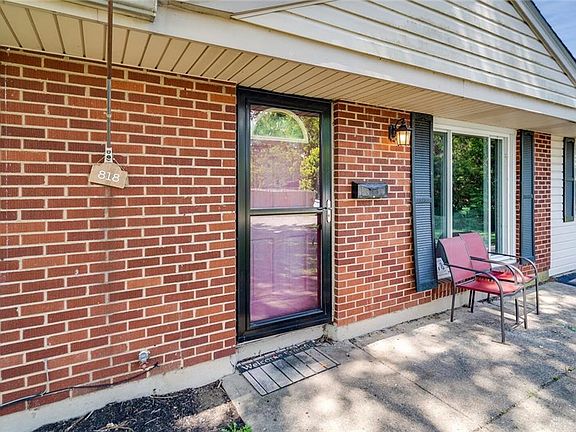 5th image of 818 Narcissus Dr