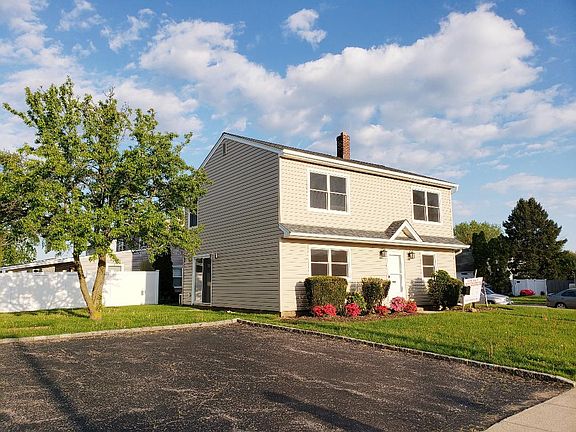 5th image of 73 Acorn Ln