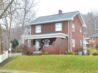 390 5th St, Beaver, PA 15009
