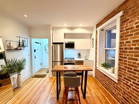 4th image of 223 E 50th St APT 1C