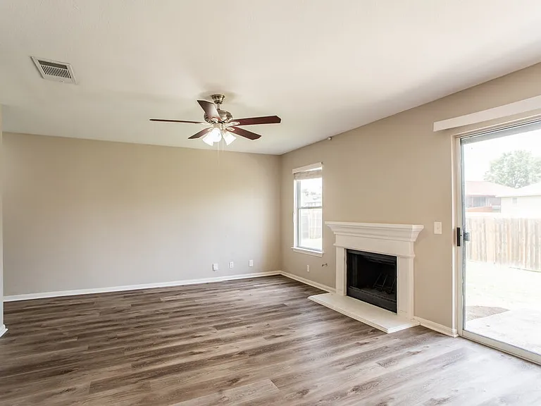 21013 Godolophin Ct — Photo 6