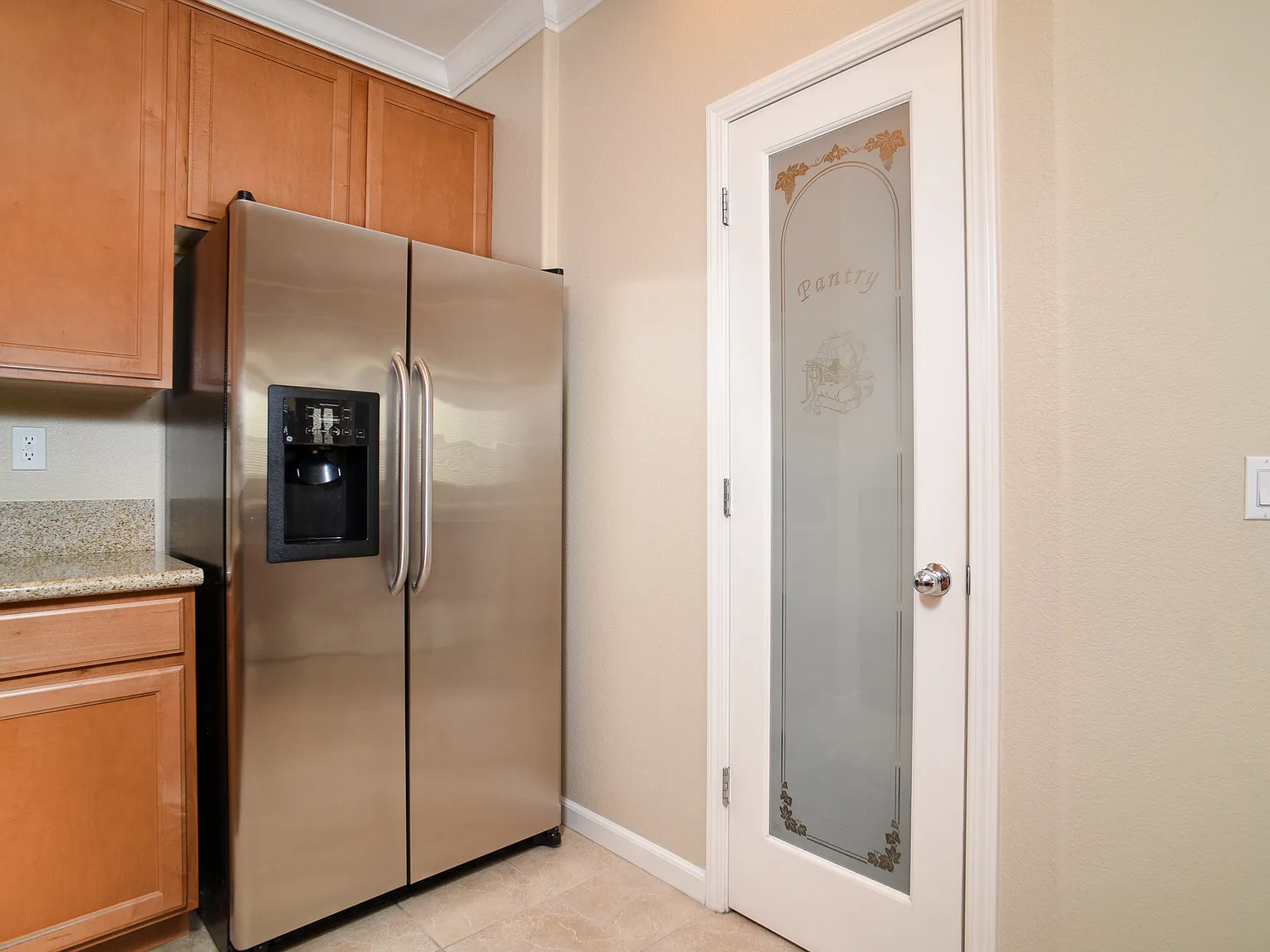 3 bed, 2.5 bath, 1751 sqft, $2,350 — Photo 3