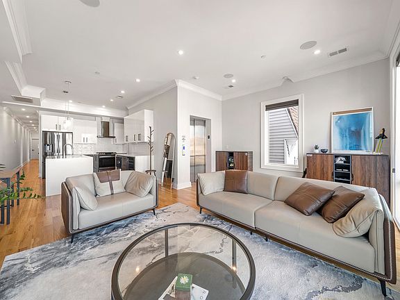 5th image of 3305 Pleasant Ave #2