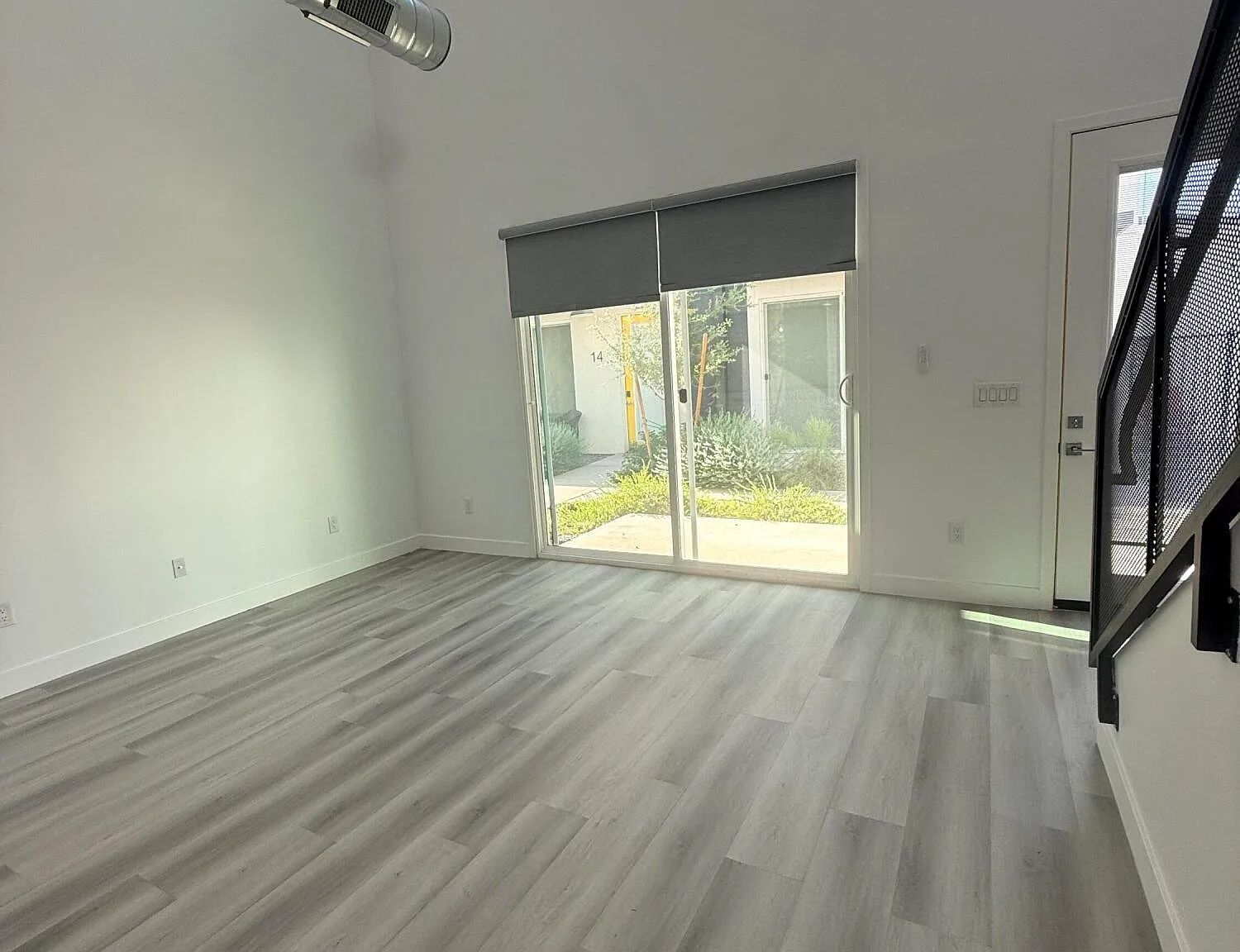 2 bed, 2.5 bath, 1100 sqft, $2,500 — Photo 4