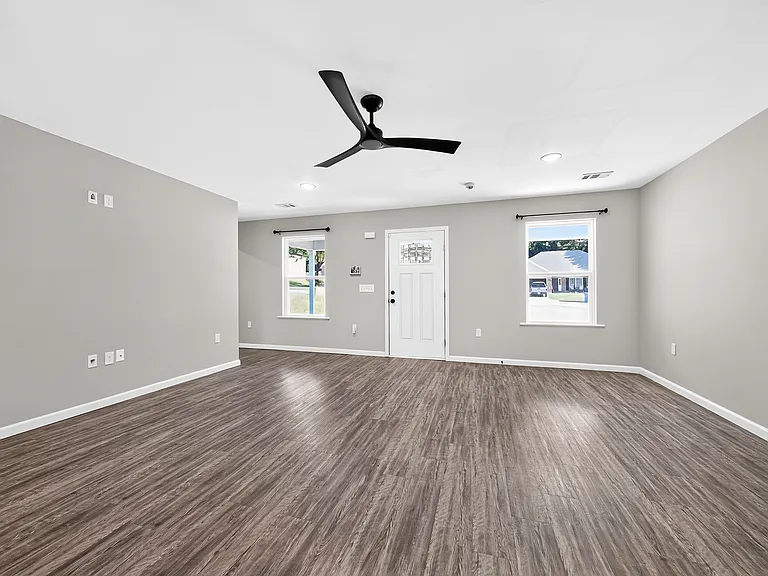 213 Rie Ct — Photo 5