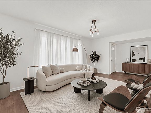 5th image of 807 N 8th Avenue