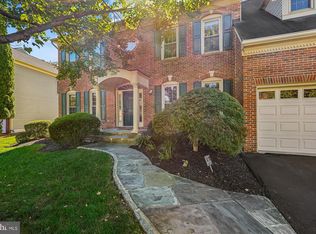 10606 Maplecrest Ln, Potomac, MD 20854