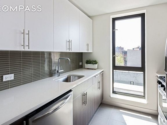 4th image of 44-72 11th St #508A