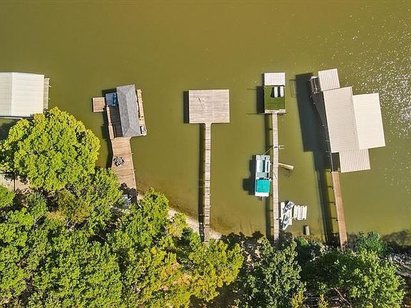 2nd image of 4220 Lakewood Dr