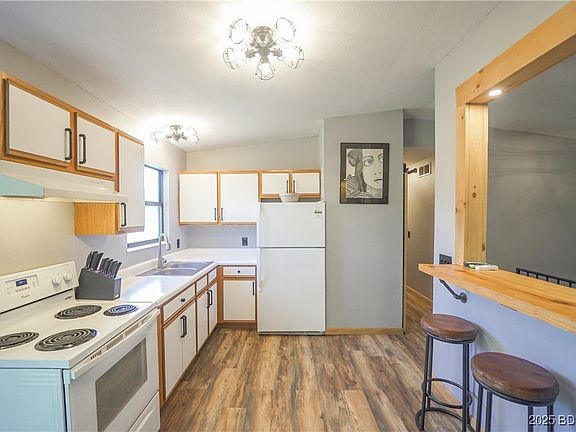 2nd image of 195 Jamie Dr