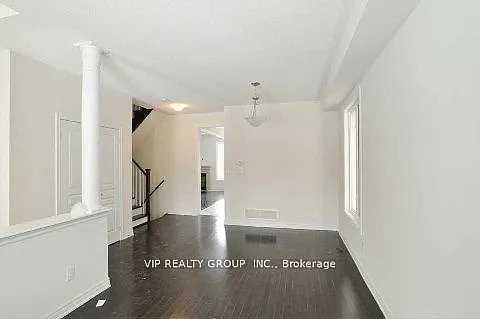 107 Holst Ave — Photo 7