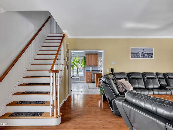 3rd image of 17 Terrace Road