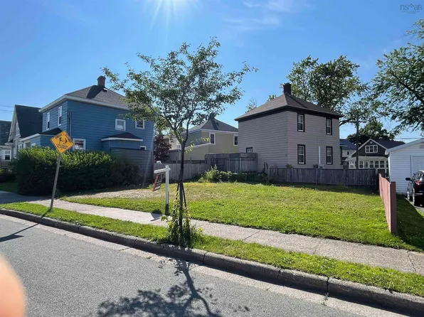 67 Lorway Ave, Cape Breton, NS B1P 4Z3