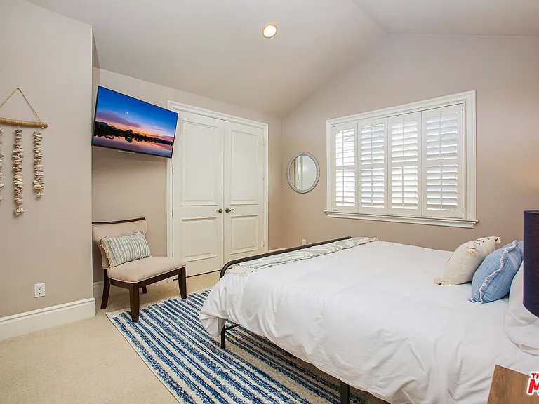 421 E Edgewater Ave — Photo 52