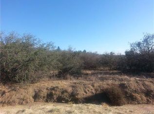 10374 Geyser Ct, Oak Hills, CA 92344