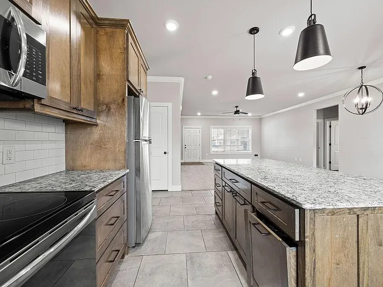 1052 Hampton St — Photo 21