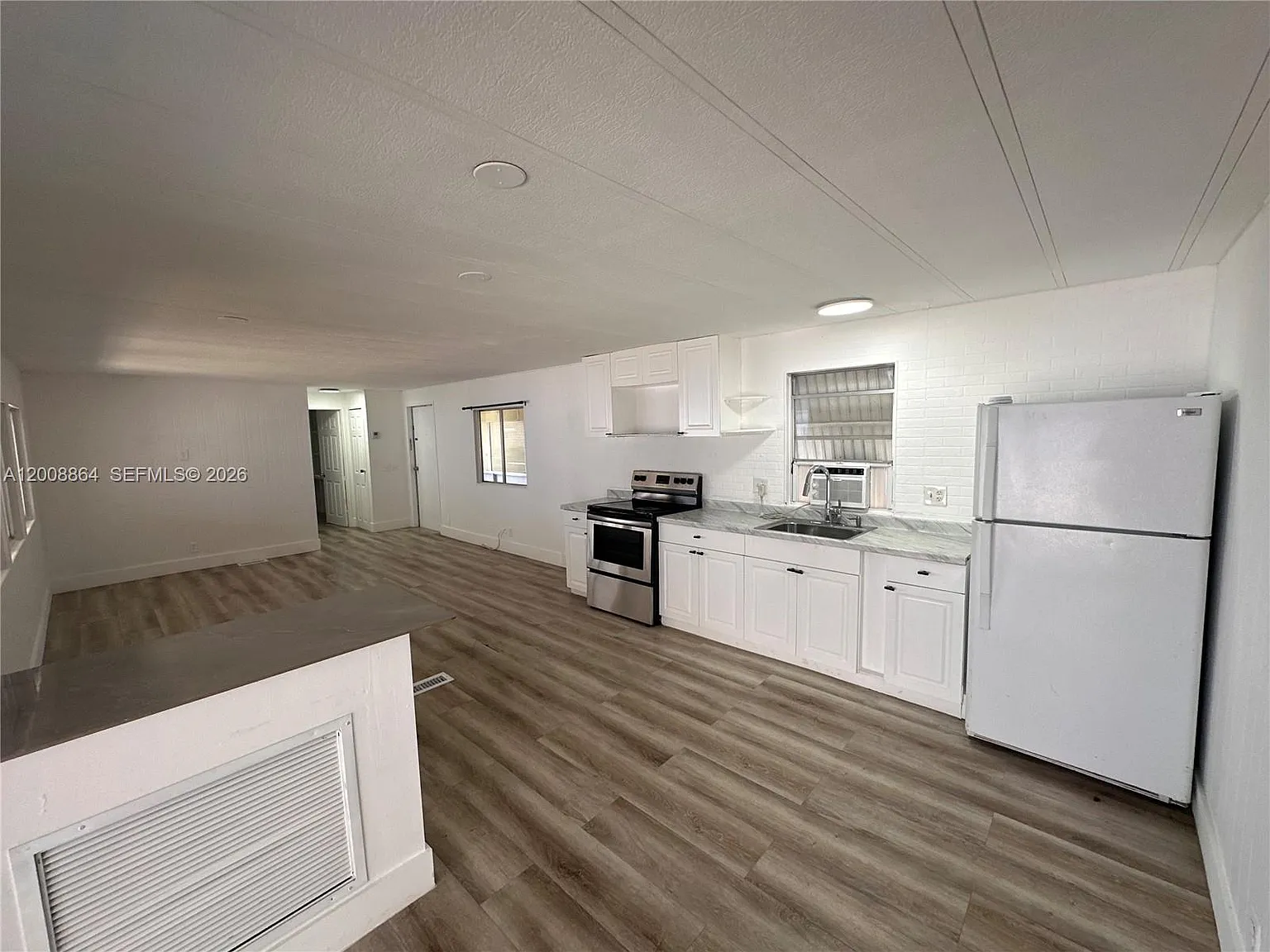 Ravenswood Estates & Mari — Photo 3