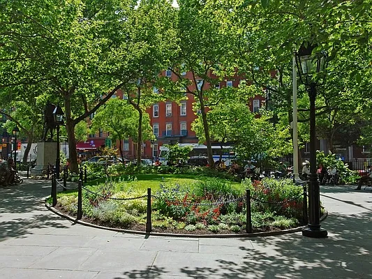 Sold by Sotheby's International Realty | media 21