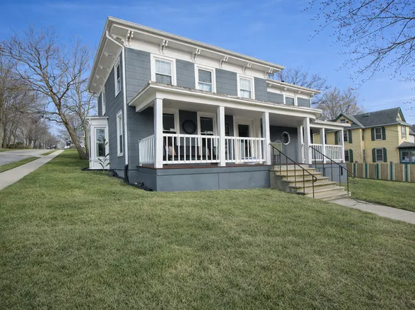 402 S Ottawa Ave, Dixon, IL 61021