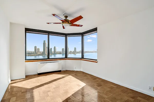 Rented by R New York | media 28