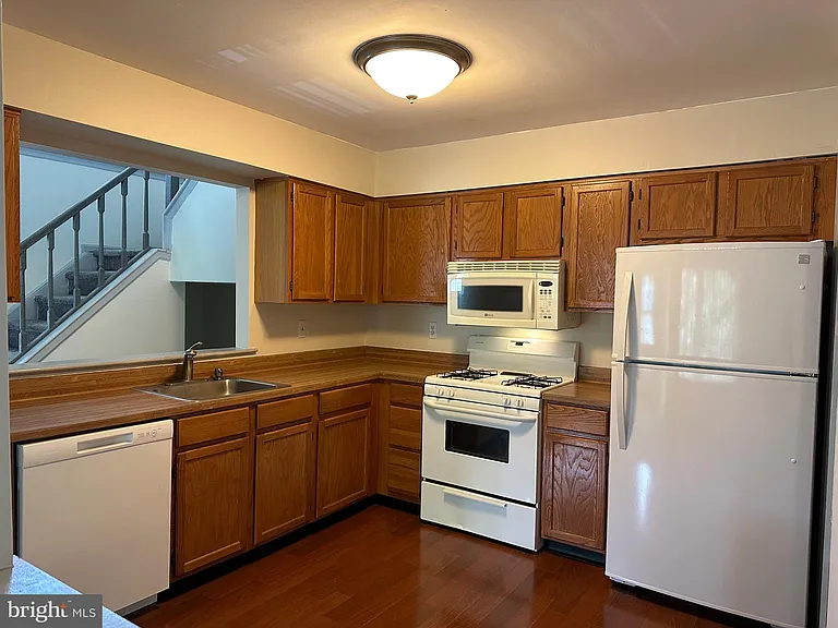 128 Andover Pl — Photo 8