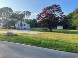 15 Bowditch Ln, Center Moriches, NY 11934