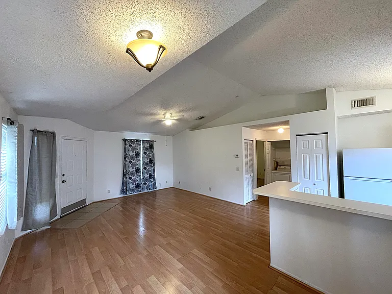 2819 Stoneway Ln #C — Photo 5