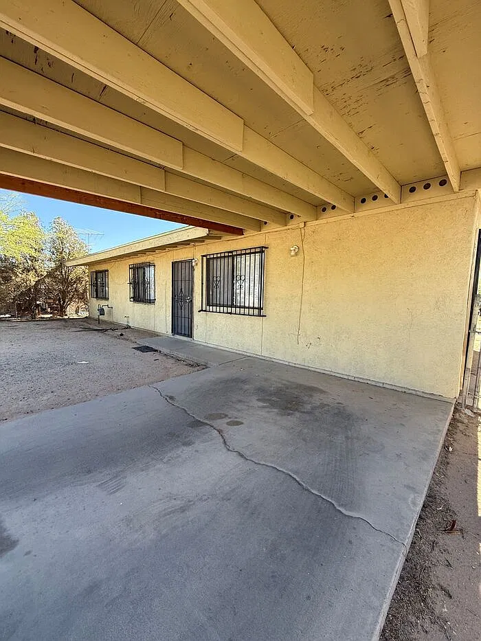 3 bed, 2.0 bath, 1326 sqft, $1,550 — Photo 2
