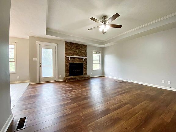 5th image of 949 Glenhurst Way
